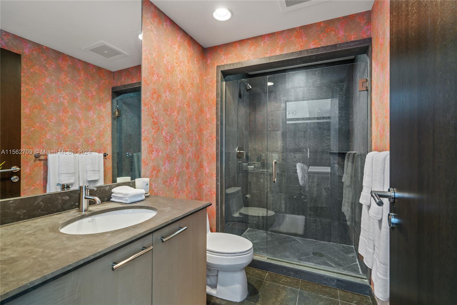 3801 Collins Ave 1601, Miami Beach, Florida 33140, 3 Bedrooms Bedrooms, ,3 BathroomsBathrooms,Residentiallease,For Rent,3801 Collins Ave 1601,A11562709