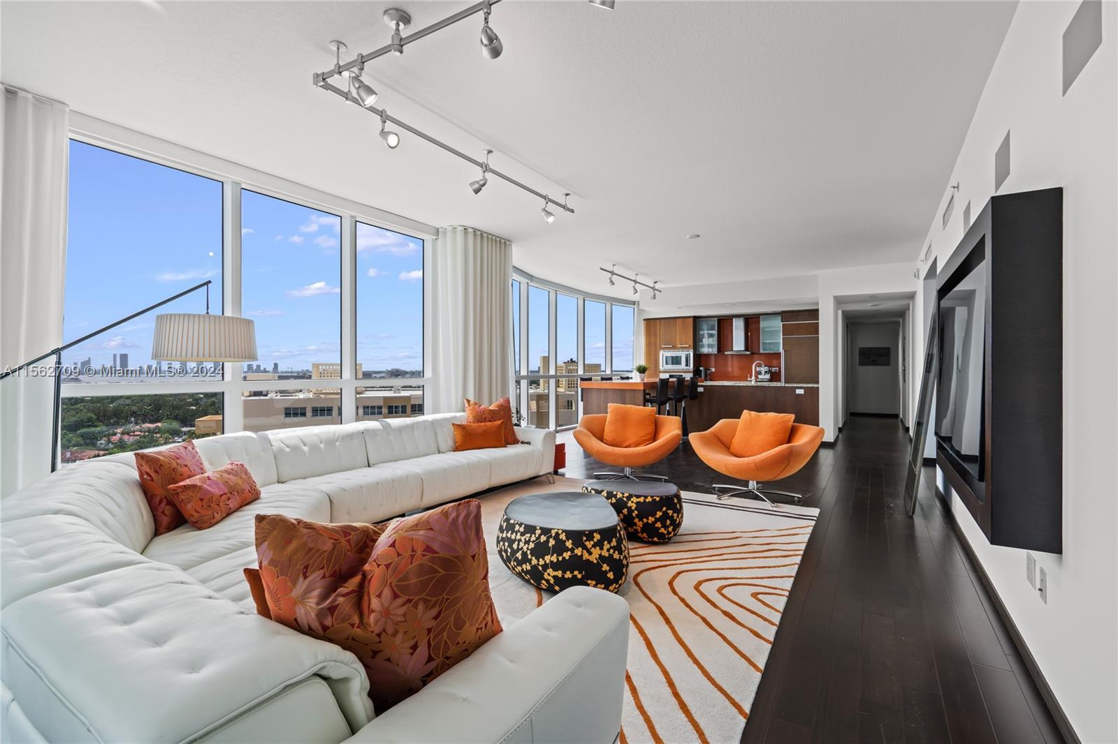 3801 Collins Ave 1601, Miami Beach, Florida 33140, 3 Bedrooms Bedrooms, ,3 BathroomsBathrooms,Residentiallease,For Rent,3801 Collins Ave 1601,A11562709