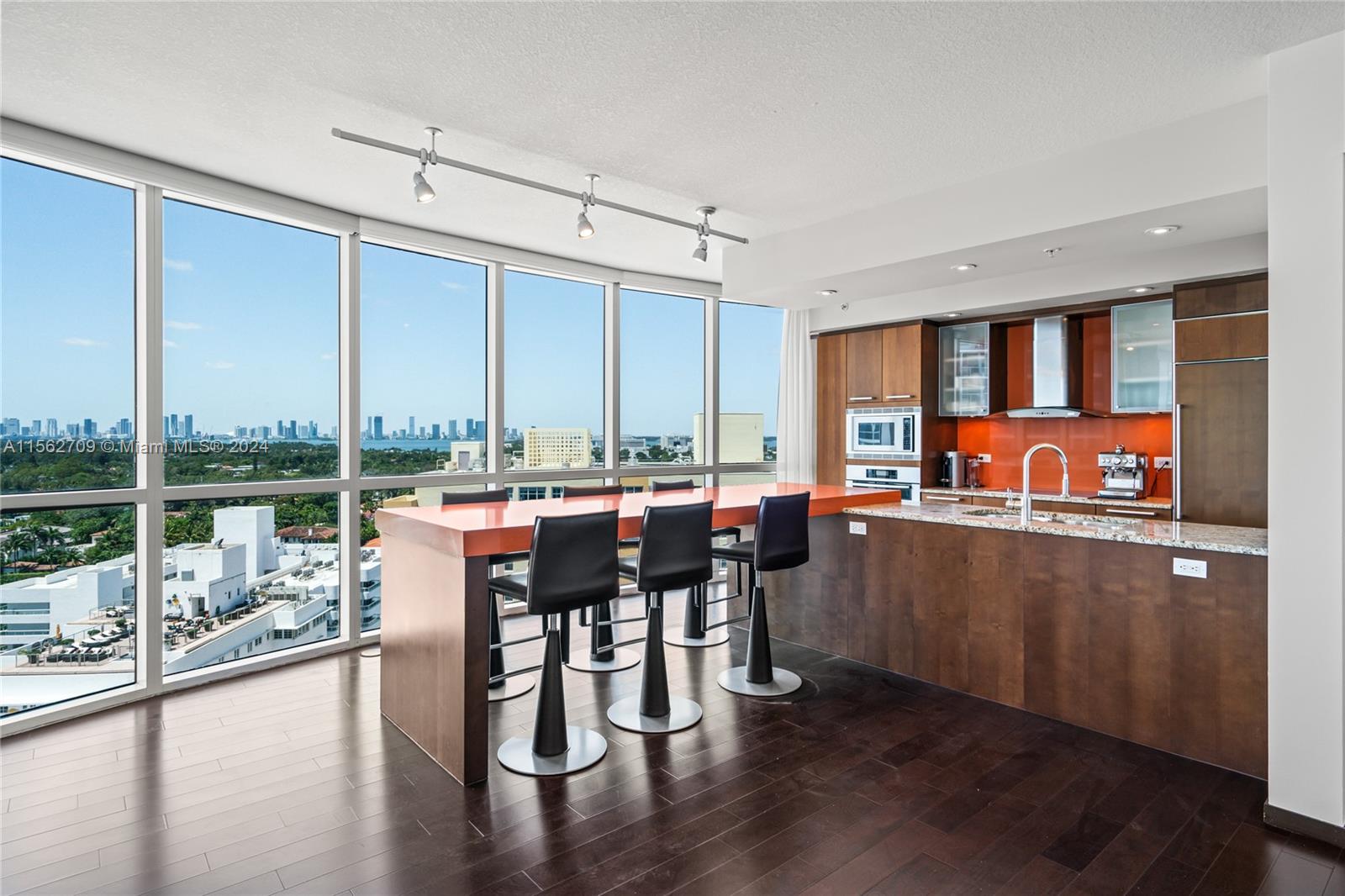 3801 Collins Ave 1601, Miami Beach, Florida 33140, 3 Bedrooms Bedrooms, ,3 BathroomsBathrooms,Residentiallease,For Rent,3801 Collins Ave 1601,A11562709