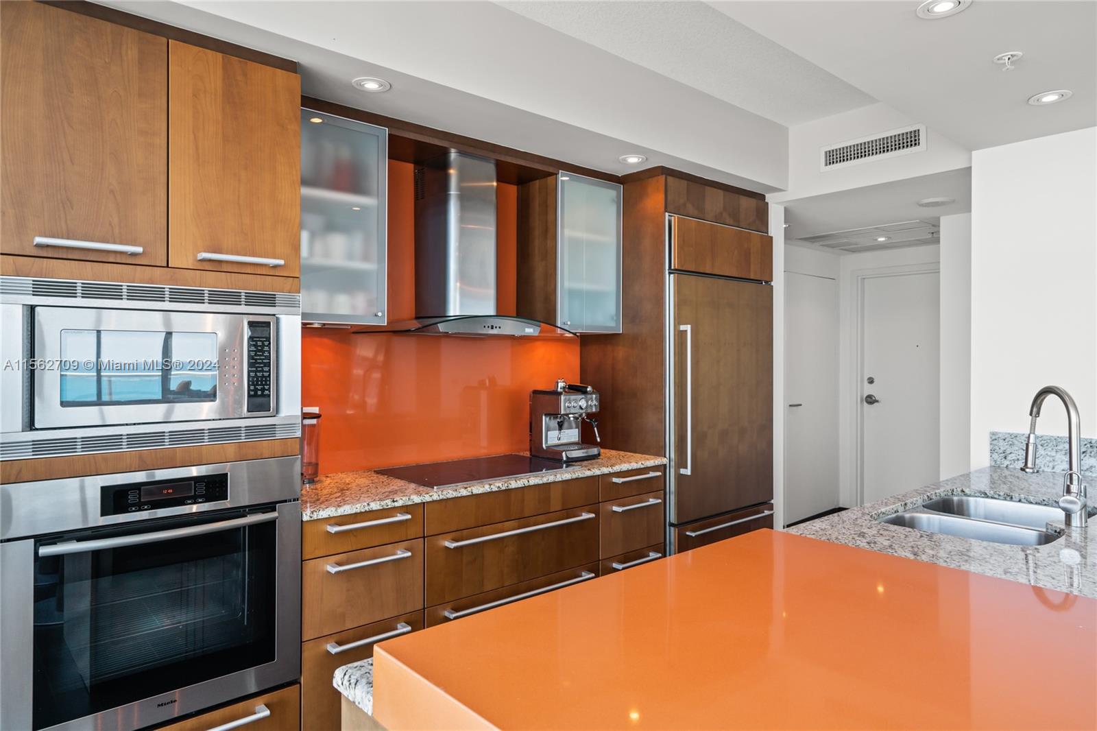 3801 Collins Ave 1601, Miami Beach, Florida 33140, 3 Bedrooms Bedrooms, ,3 BathroomsBathrooms,Residentiallease,For Rent,3801 Collins Ave 1601,A11562709