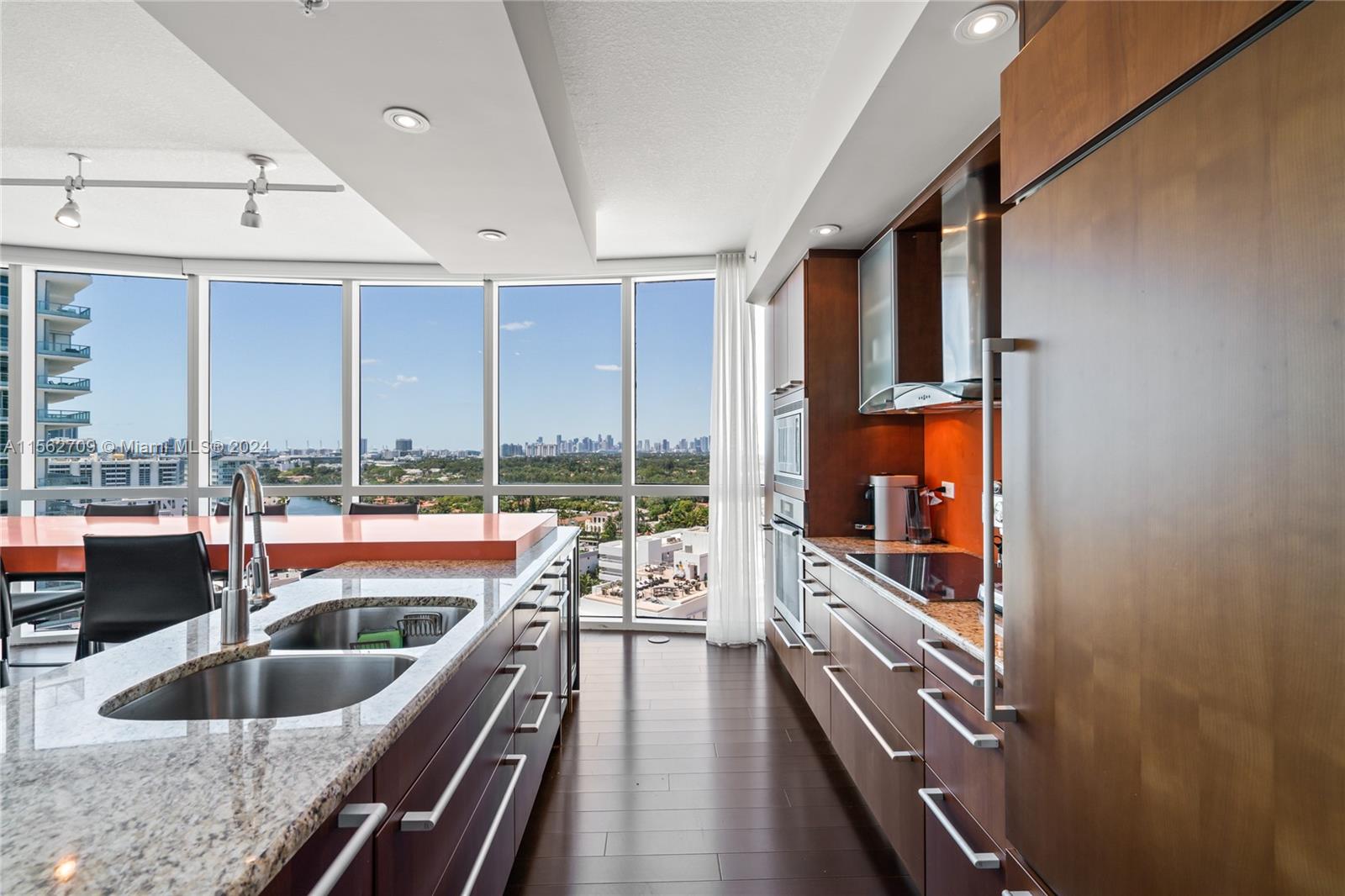3801 Collins Ave 1601, Miami Beach, Florida 33140, 3 Bedrooms Bedrooms, ,3 BathroomsBathrooms,Residentiallease,For Rent,3801 Collins Ave 1601,A11562709