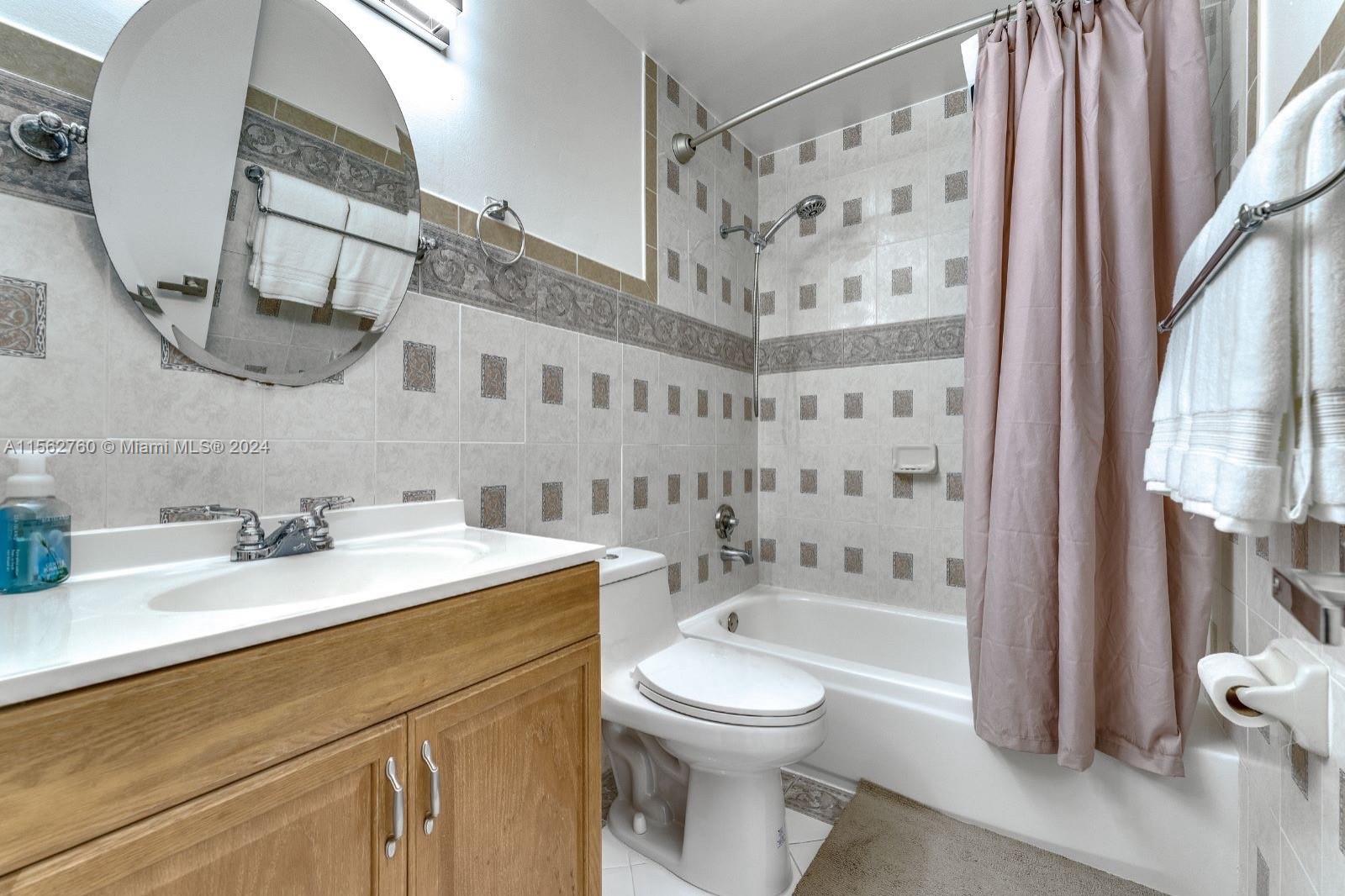 6215 Kendale Lakes Cir 271, Miami, Florida 33183, 3 Bedrooms Bedrooms, ,2 BathroomsBathrooms,Residential,For Sale,6215 Kendale Lakes Cir 271,A11562760