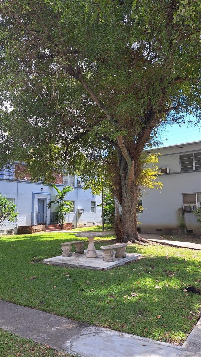 428 NE 82nd St 4E, Miami, Florida 33138, 2 Bedrooms Bedrooms, ,1 BathroomBathrooms,Residentiallease,For Rent,428 NE 82nd St 4E,A11562763