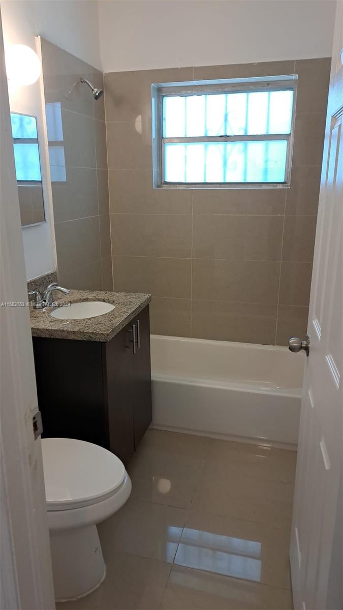 428 NE 82nd St 4E, Miami, Florida 33138, 2 Bedrooms Bedrooms, ,1 BathroomBathrooms,Residentiallease,For Rent,428 NE 82nd St 4E,A11562763