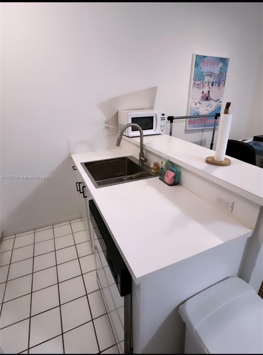 1255 Pennsylvania Ave 105, Miami Beach, Florida 33139, 1 Bedroom Bedrooms, ,1 BathroomBathrooms,Residentiallease,For Rent,1255 Pennsylvania Ave 105,A11562768