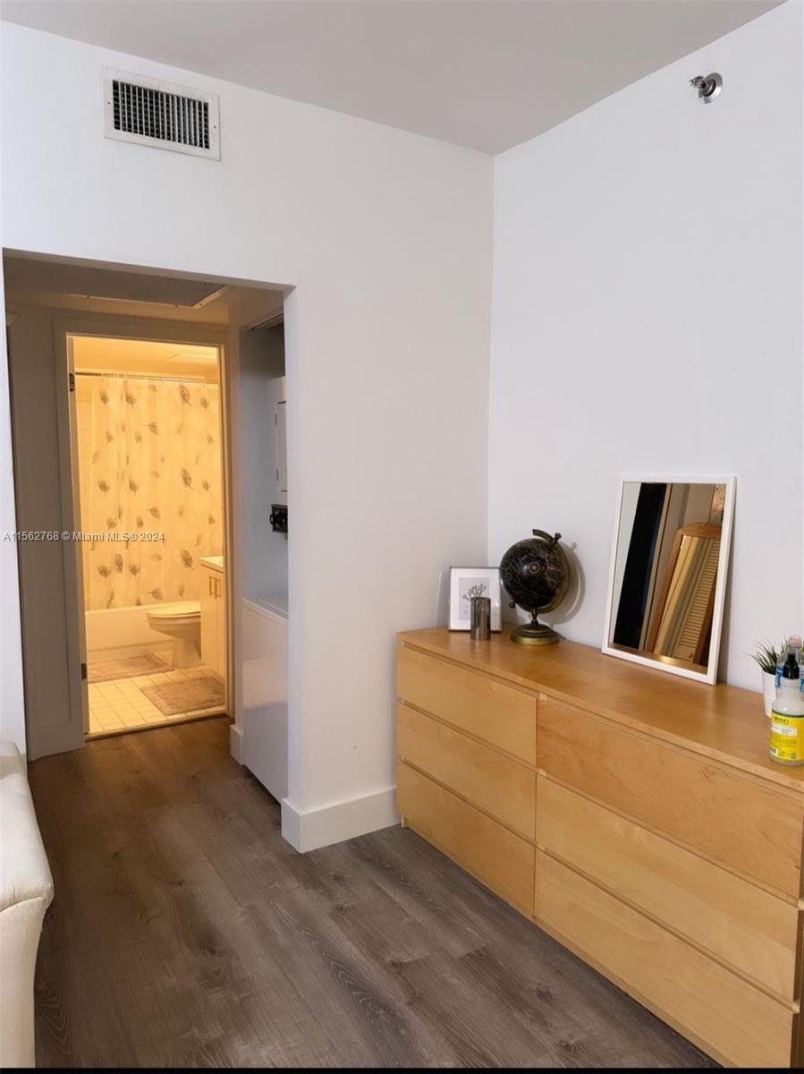 1255 Pennsylvania Ave 105, Miami Beach, Florida 33139, 1 Bedroom Bedrooms, ,1 BathroomBathrooms,Residentiallease,For Rent,1255 Pennsylvania Ave 105,A11562768