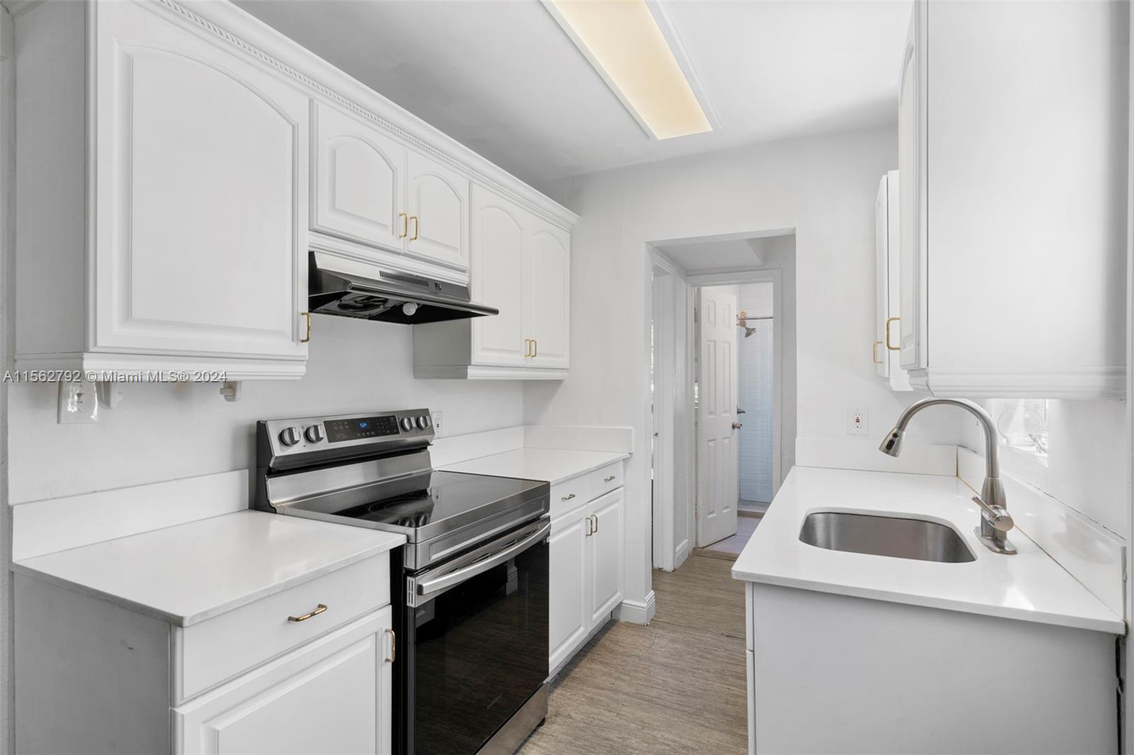 19 NE 3rd St, Dania Beach, Florida 33004, 3 Bedrooms Bedrooms, ,2 BathroomsBathrooms,Residential,For Sale,19 NE 3rd St,A11562792