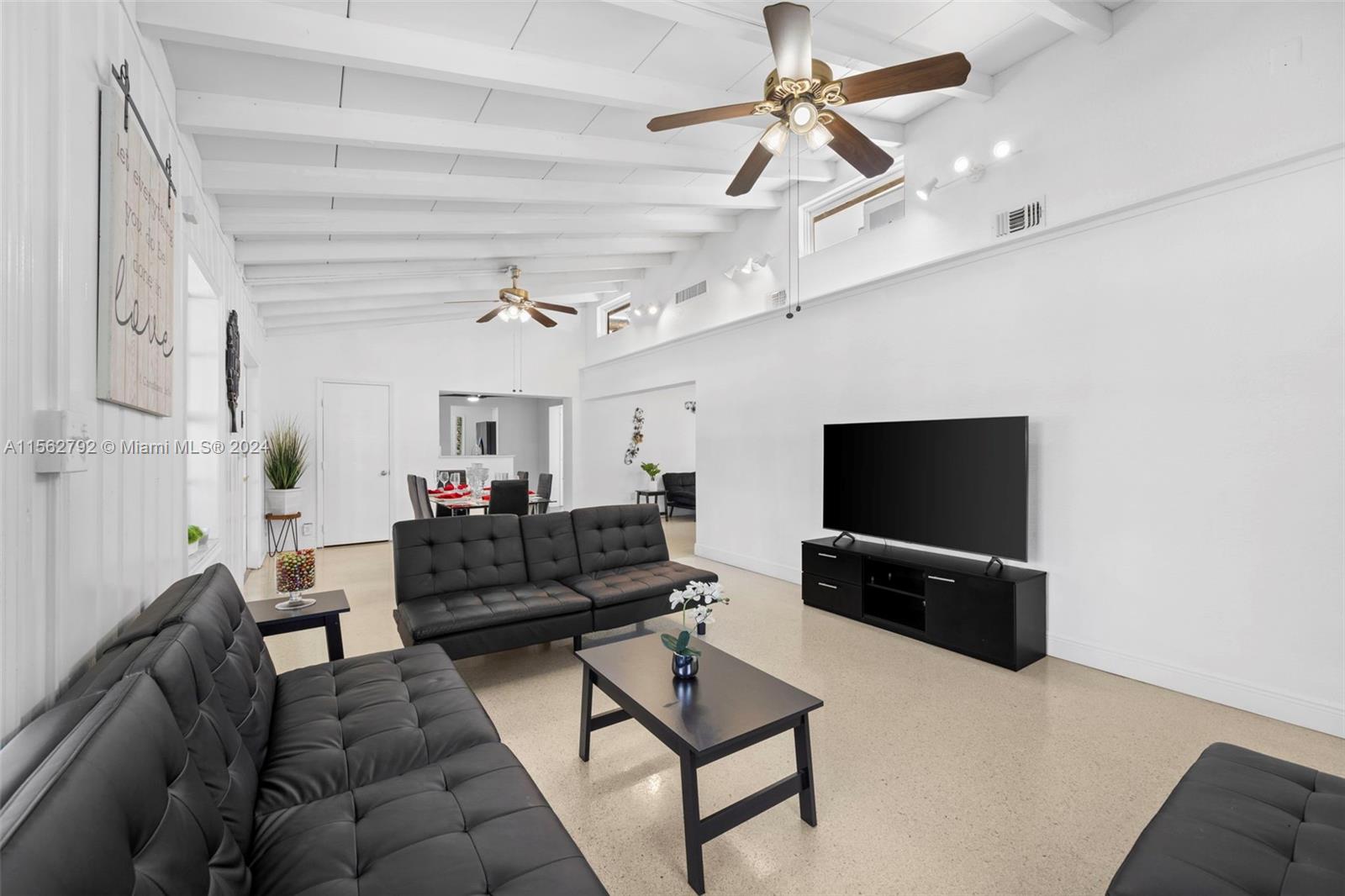 19 NE 3rd St, Dania Beach, Florida 33004, 3 Bedrooms Bedrooms, ,2 BathroomsBathrooms,Residential,For Sale,19 NE 3rd St,A11562792