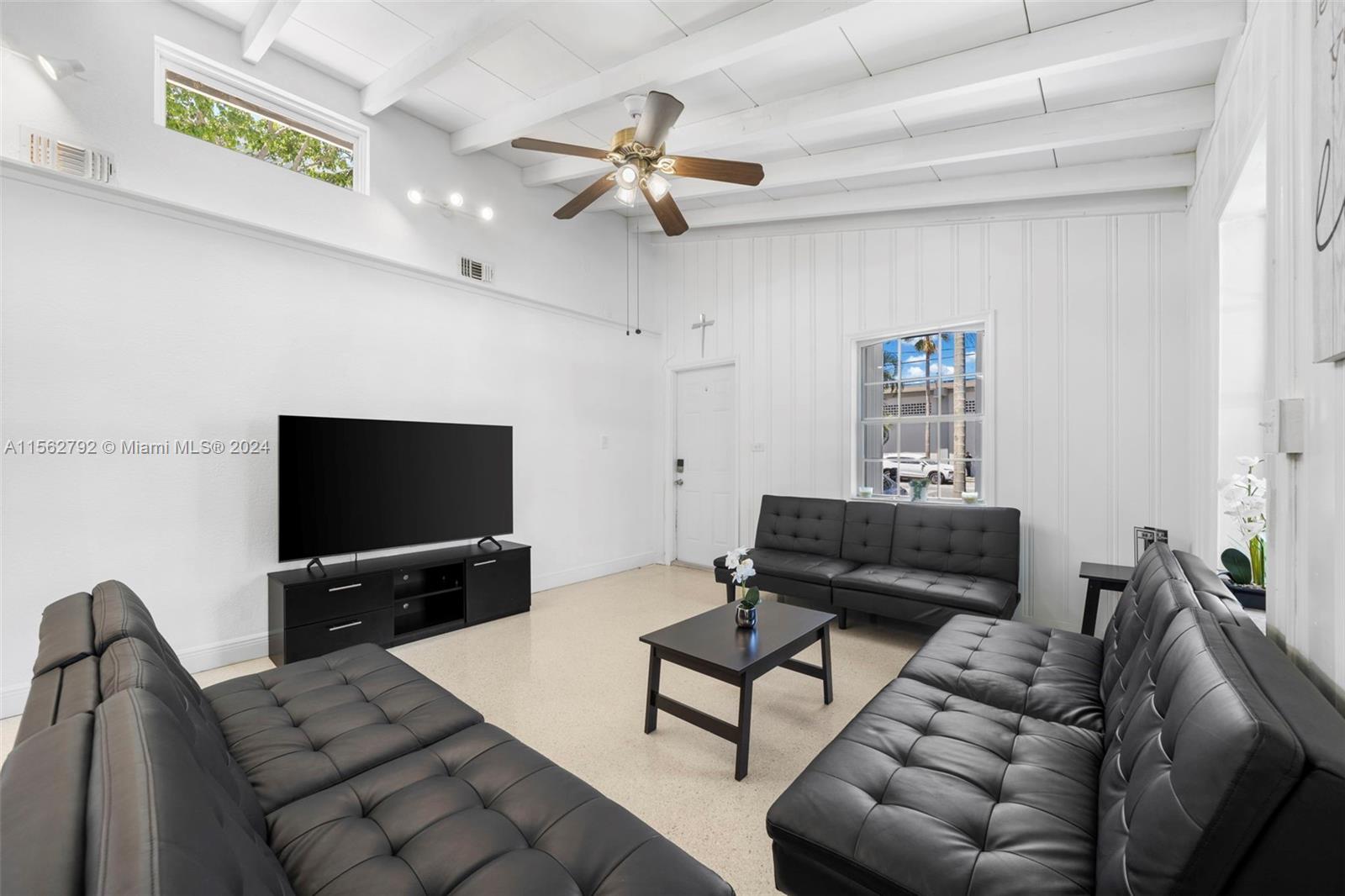 19 NE 3rd St, Dania Beach, Florida 33004, 3 Bedrooms Bedrooms, ,2 BathroomsBathrooms,Residential,For Sale,19 NE 3rd St,A11562792