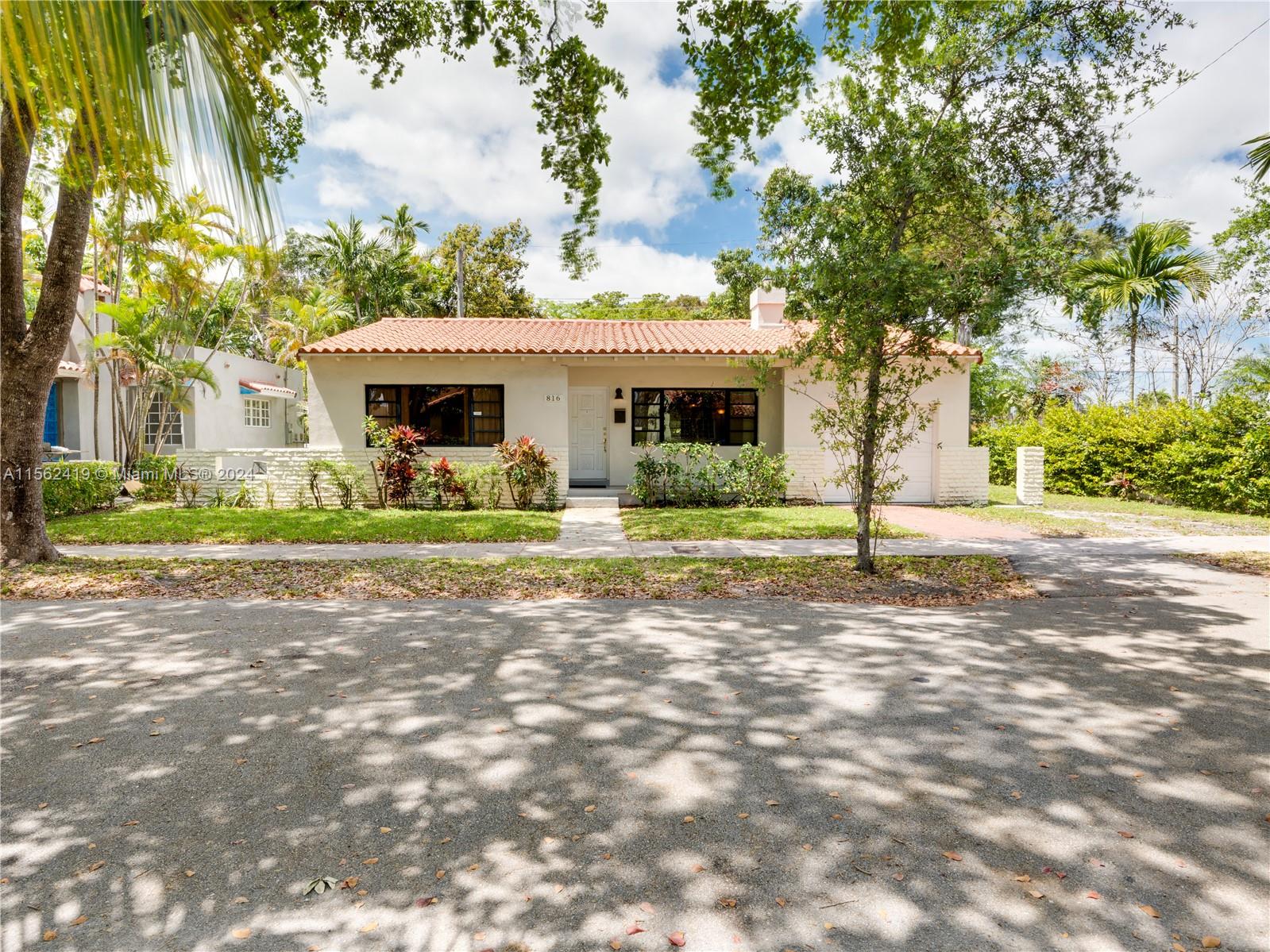 816 Lorca St, Coral Gables, Florida 33134, 2 Bedrooms Bedrooms, ,2 BathroomsBathrooms,Residentiallease,For Rent,816 Lorca St,A11562419