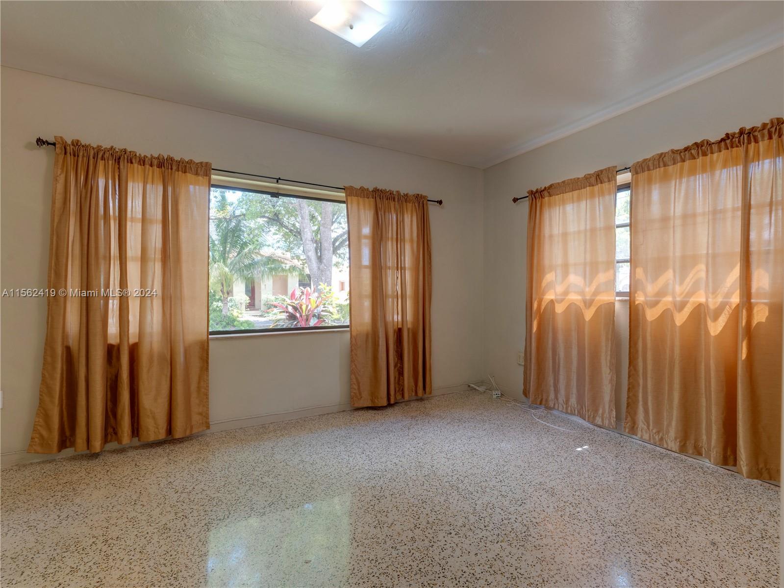 816 Lorca St, Coral Gables, Florida 33134, 2 Bedrooms Bedrooms, ,2 BathroomsBathrooms,Residentiallease,For Rent,816 Lorca St,A11562419