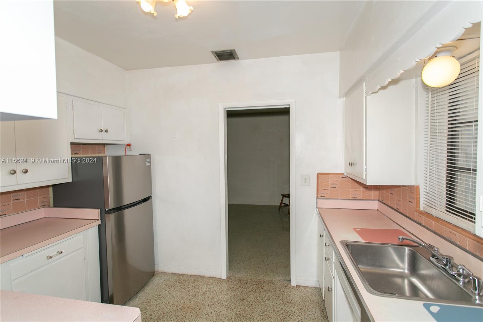 816 Lorca St, Coral Gables, Florida 33134, 2 Bedrooms Bedrooms, ,2 BathroomsBathrooms,Residentiallease,For Rent,816 Lorca St,A11562419