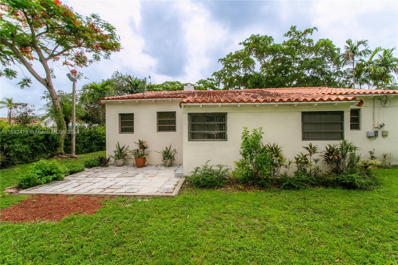 816 Lorca St, Coral Gables, Florida 33134, 2 Bedrooms Bedrooms, ,2 BathroomsBathrooms,Residentiallease,For Rent,816 Lorca St,A11562419