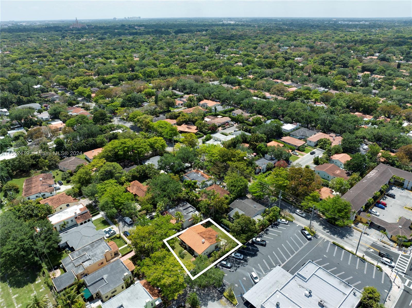 816 Lorca St, Coral Gables, Florida 33134, 2 Bedrooms Bedrooms, ,2 BathroomsBathrooms,Residentiallease,For Rent,816 Lorca St,A11562419