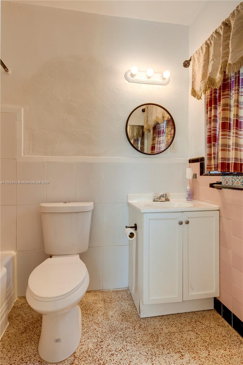 816 Lorca St, Coral Gables, Florida 33134, 2 Bedrooms Bedrooms, ,2 BathroomsBathrooms,Residentiallease,For Rent,816 Lorca St,A11562419