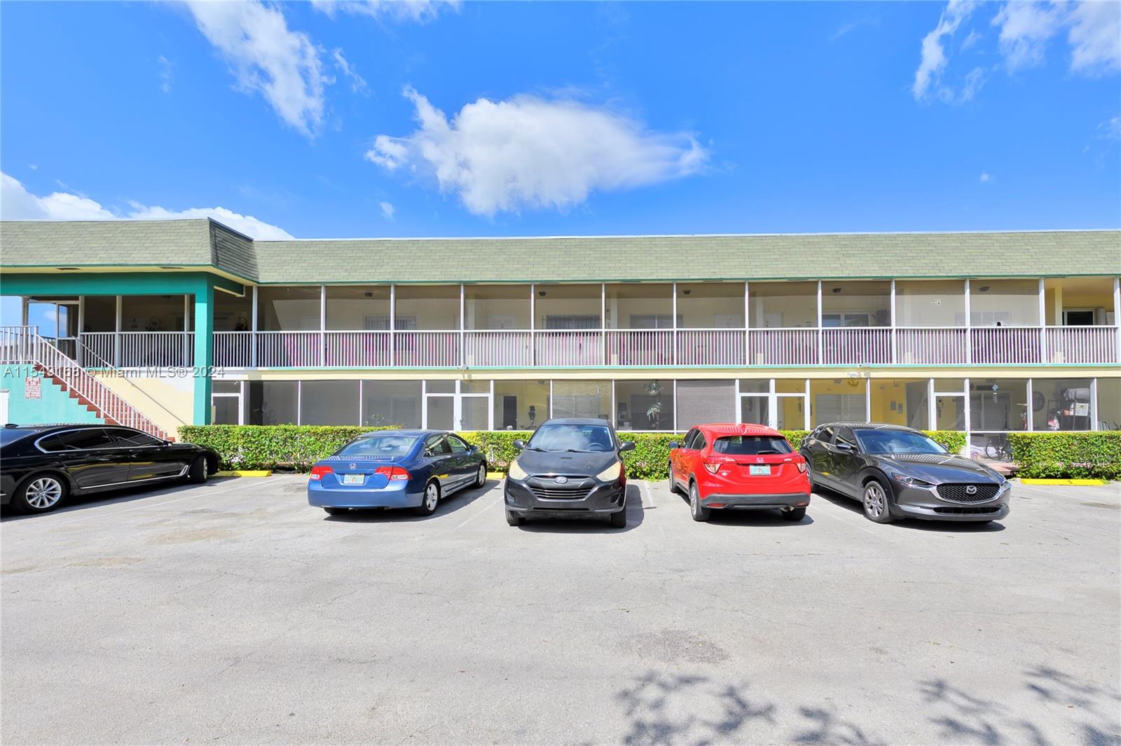 2905 Pierce St 17, Hollywood, Florida 33020, 2 Bedrooms Bedrooms, ,1 BathroomBathrooms,Residential,For Sale,2905 Pierce St 17,A11549168