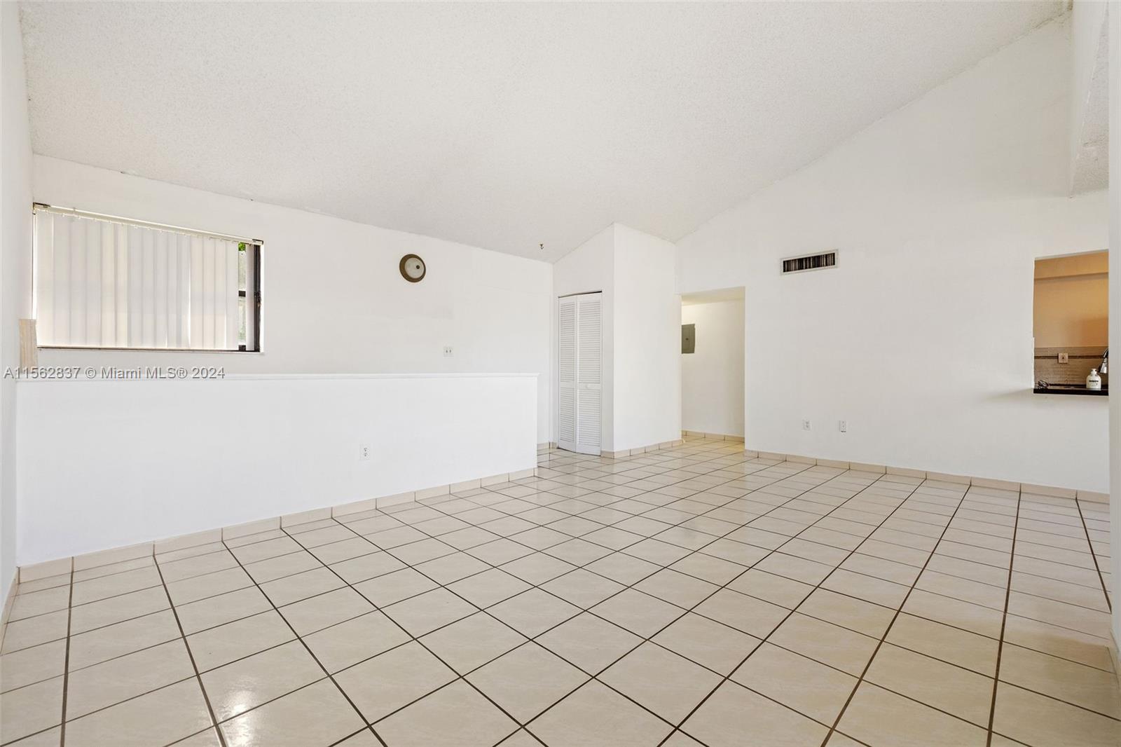 10050 NW 9th St Cir 203, Miami, Florida 33172, 3 Bedrooms Bedrooms, ,2 BathroomsBathrooms,Residentiallease,For Rent,10050 NW 9th St Cir 203,A11562837