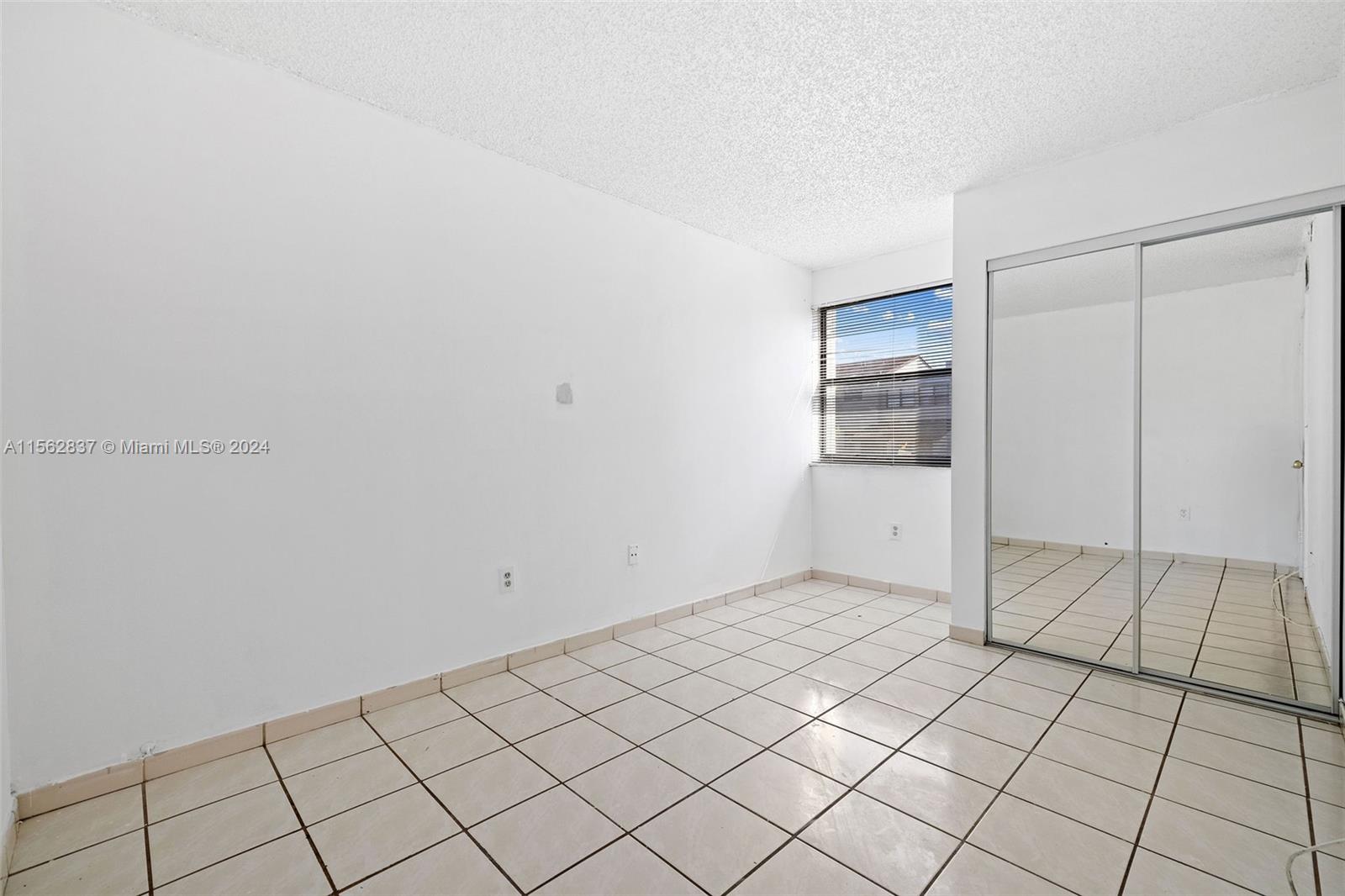 10050 NW 9th St Cir 203, Miami, Florida 33172, 3 Bedrooms Bedrooms, ,2 BathroomsBathrooms,Residentiallease,For Rent,10050 NW 9th St Cir 203,A11562837