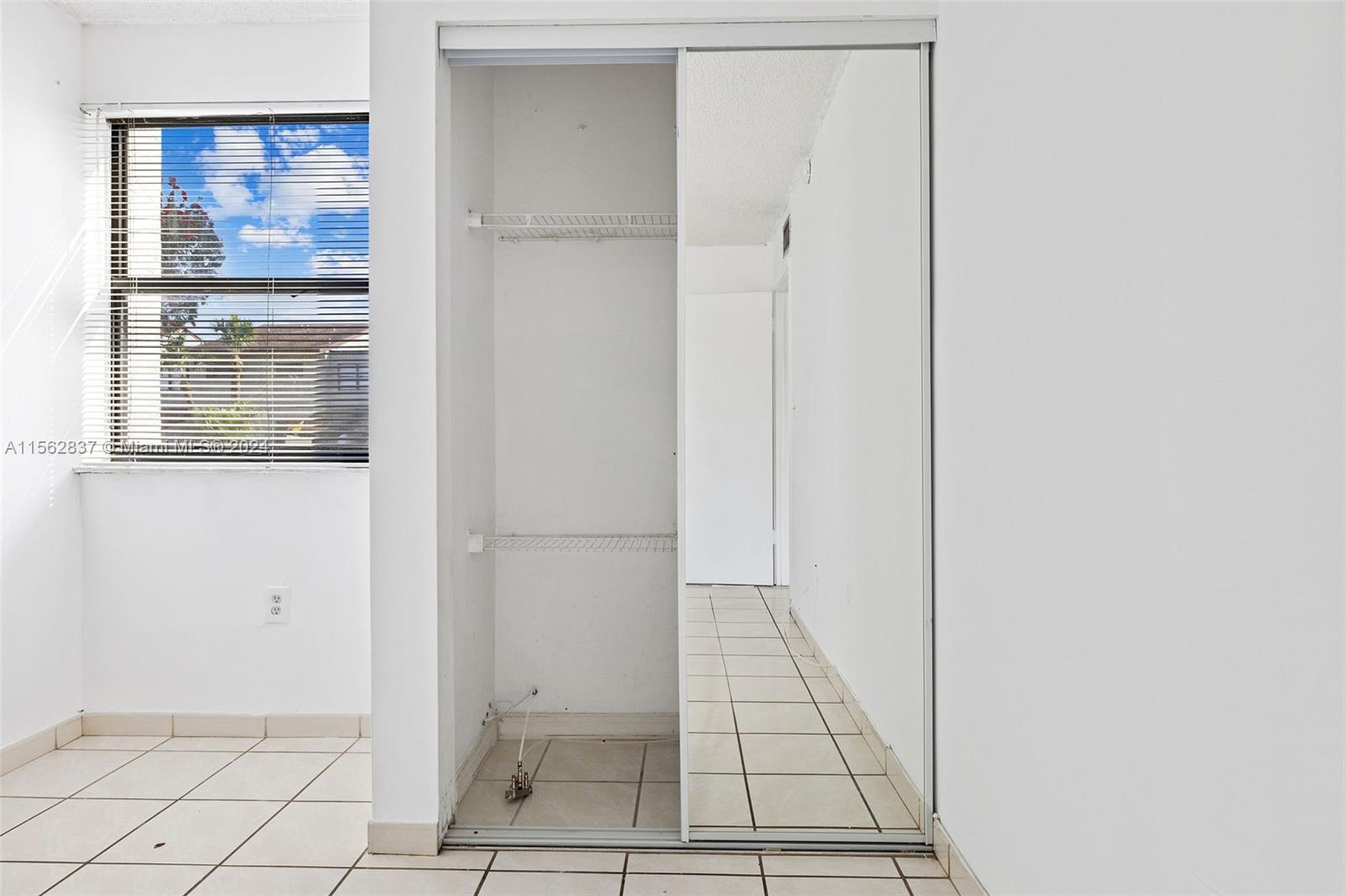 10050 NW 9th St Cir 203, Miami, Florida 33172, 3 Bedrooms Bedrooms, ,2 BathroomsBathrooms,Residentiallease,For Rent,10050 NW 9th St Cir 203,A11562837