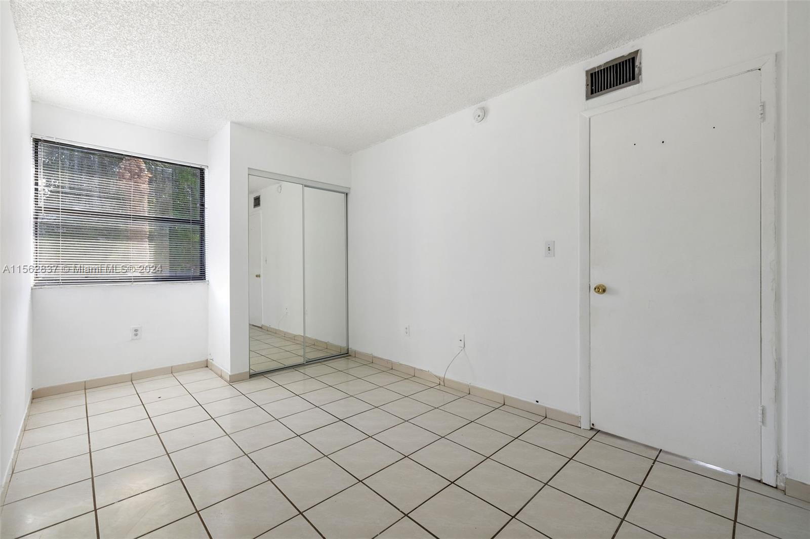 10050 NW 9th St Cir 203, Miami, Florida 33172, 3 Bedrooms Bedrooms, ,2 BathroomsBathrooms,Residentiallease,For Rent,10050 NW 9th St Cir 203,A11562837