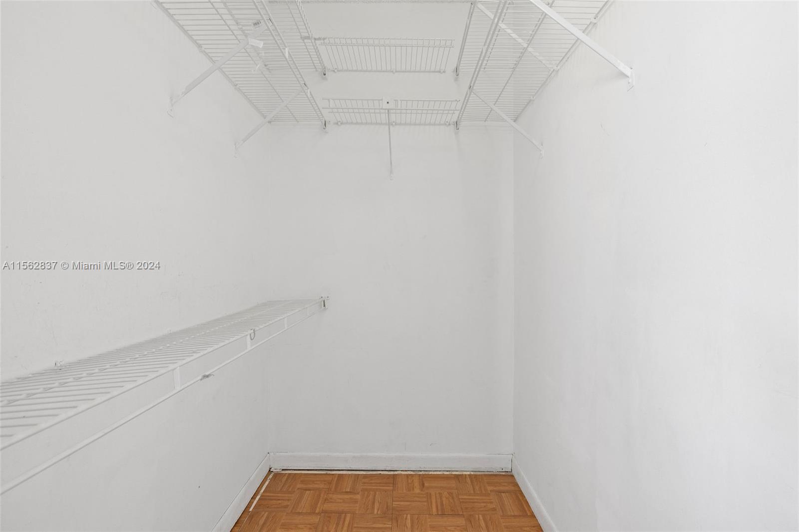 10050 NW 9th St Cir 203, Miami, Florida 33172, 3 Bedrooms Bedrooms, ,2 BathroomsBathrooms,Residentiallease,For Rent,10050 NW 9th St Cir 203,A11562837