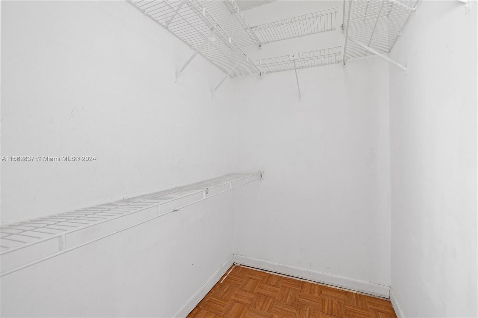 10050 NW 9th St Cir 203, Miami, Florida 33172, 3 Bedrooms Bedrooms, ,2 BathroomsBathrooms,Residentiallease,For Rent,10050 NW 9th St Cir 203,A11562837