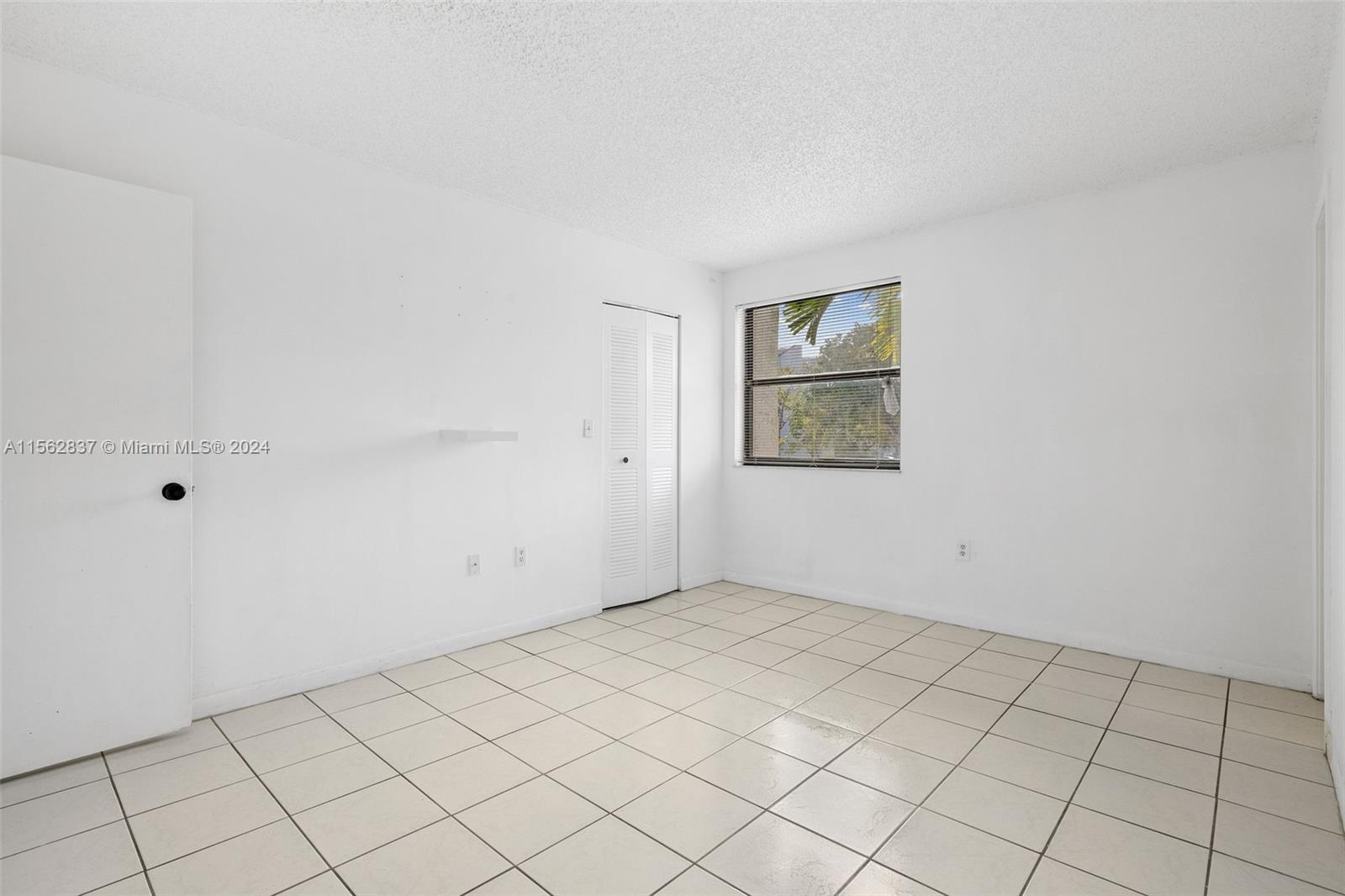 10050 NW 9th St Cir 203, Miami, Florida 33172, 3 Bedrooms Bedrooms, ,2 BathroomsBathrooms,Residentiallease,For Rent,10050 NW 9th St Cir 203,A11562837
