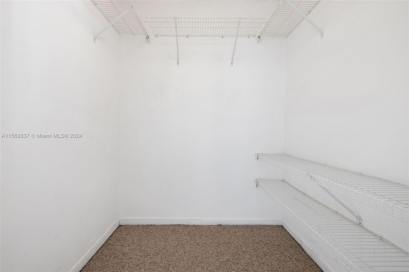 10050 NW 9th St Cir 203, Miami, Florida 33172, 3 Bedrooms Bedrooms, ,2 BathroomsBathrooms,Residentiallease,For Rent,10050 NW 9th St Cir 203,A11562837