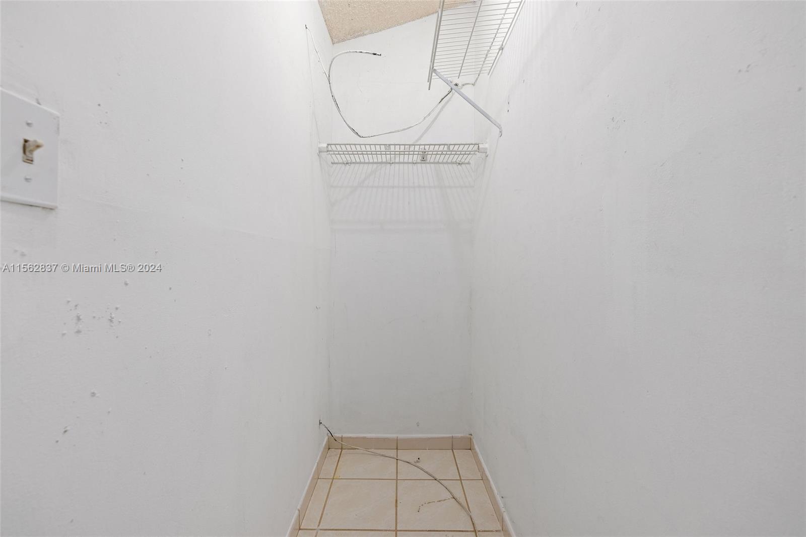 10050 NW 9th St Cir 203, Miami, Florida 33172, 3 Bedrooms Bedrooms, ,2 BathroomsBathrooms,Residentiallease,For Rent,10050 NW 9th St Cir 203,A11562837