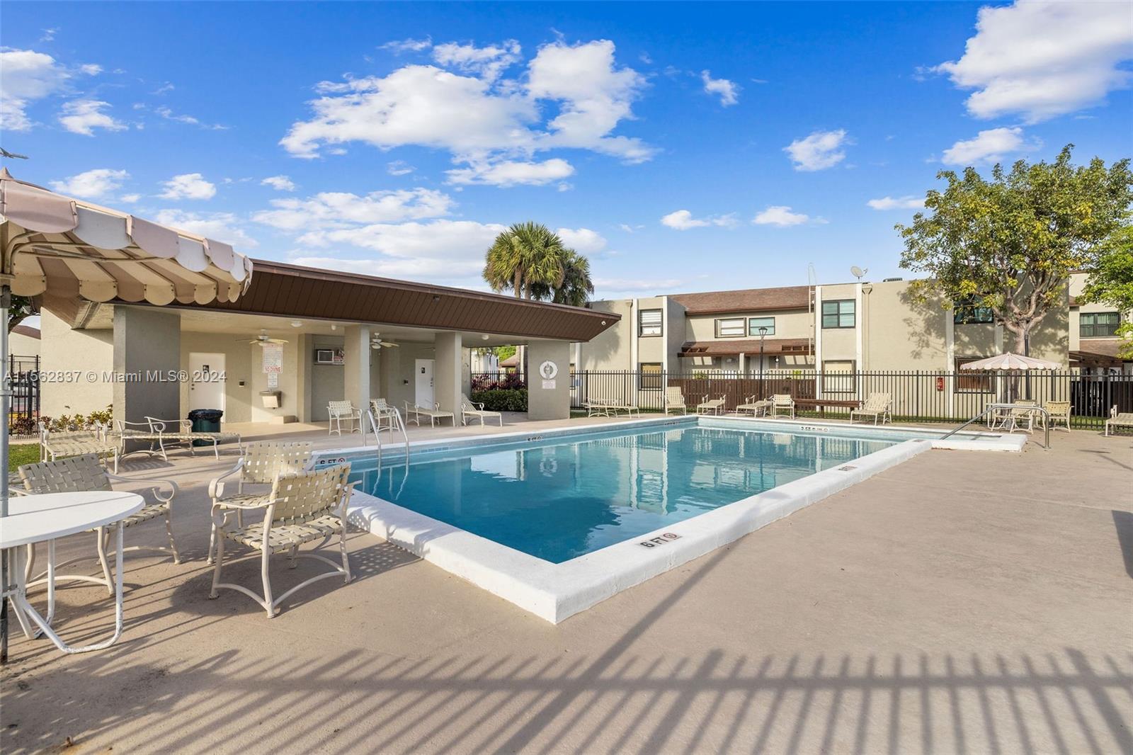 10050 NW 9th St Cir 203, Miami, Florida 33172, 3 Bedrooms Bedrooms, ,2 BathroomsBathrooms,Residentiallease,For Rent,10050 NW 9th St Cir 203,A11562837