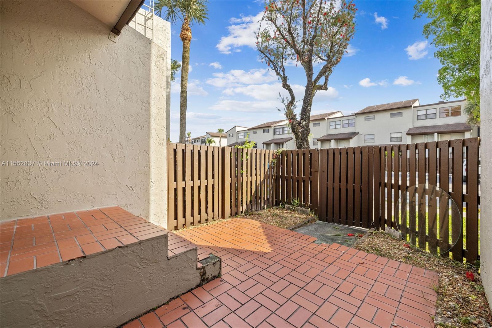 10050 NW 9th St Cir 203, Miami, Florida 33172, 3 Bedrooms Bedrooms, ,2 BathroomsBathrooms,Residentiallease,For Rent,10050 NW 9th St Cir 203,A11562837