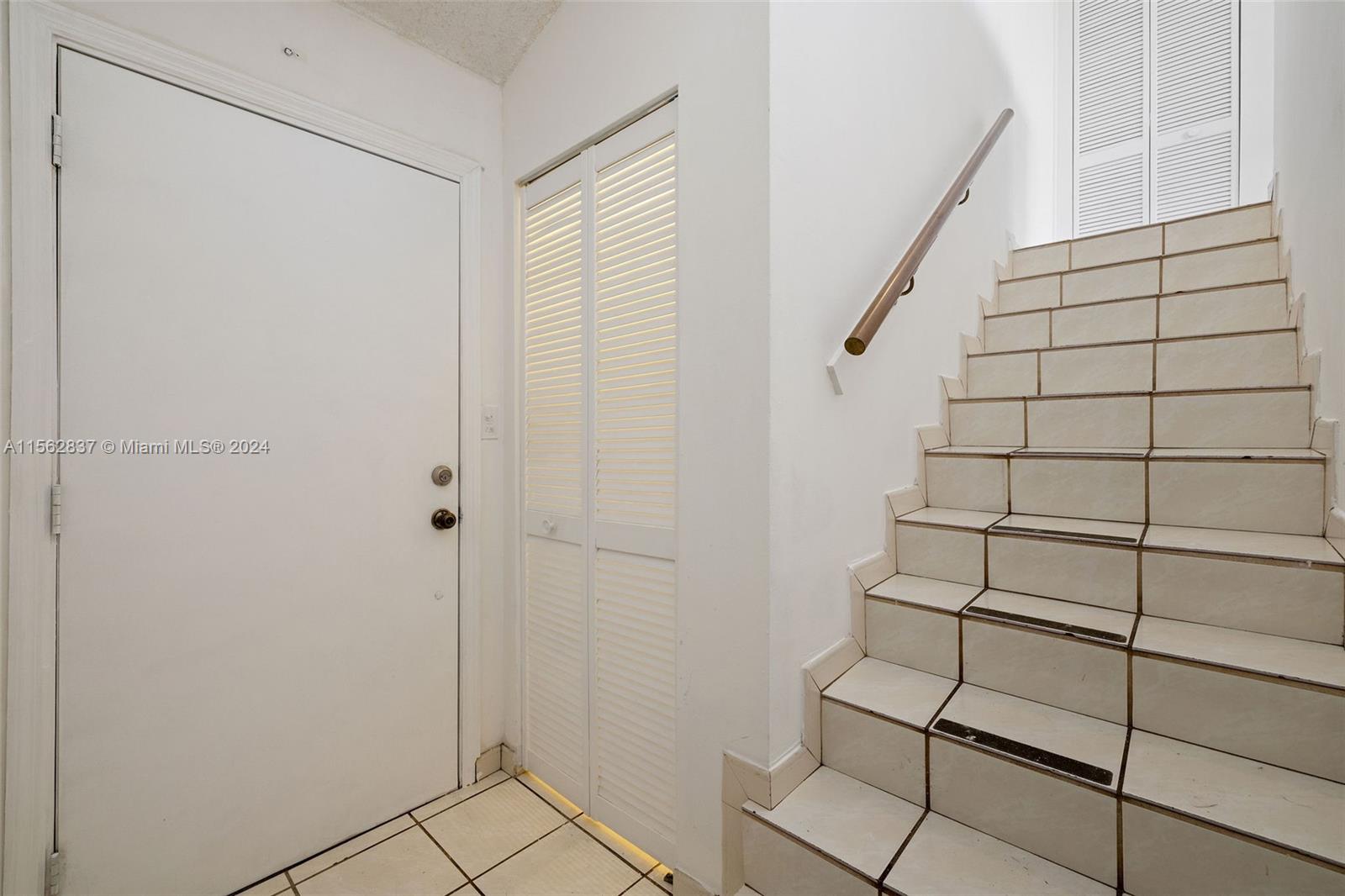 10050 NW 9th St Cir 203, Miami, Florida 33172, 3 Bedrooms Bedrooms, ,2 BathroomsBathrooms,Residentiallease,For Rent,10050 NW 9th St Cir 203,A11562837