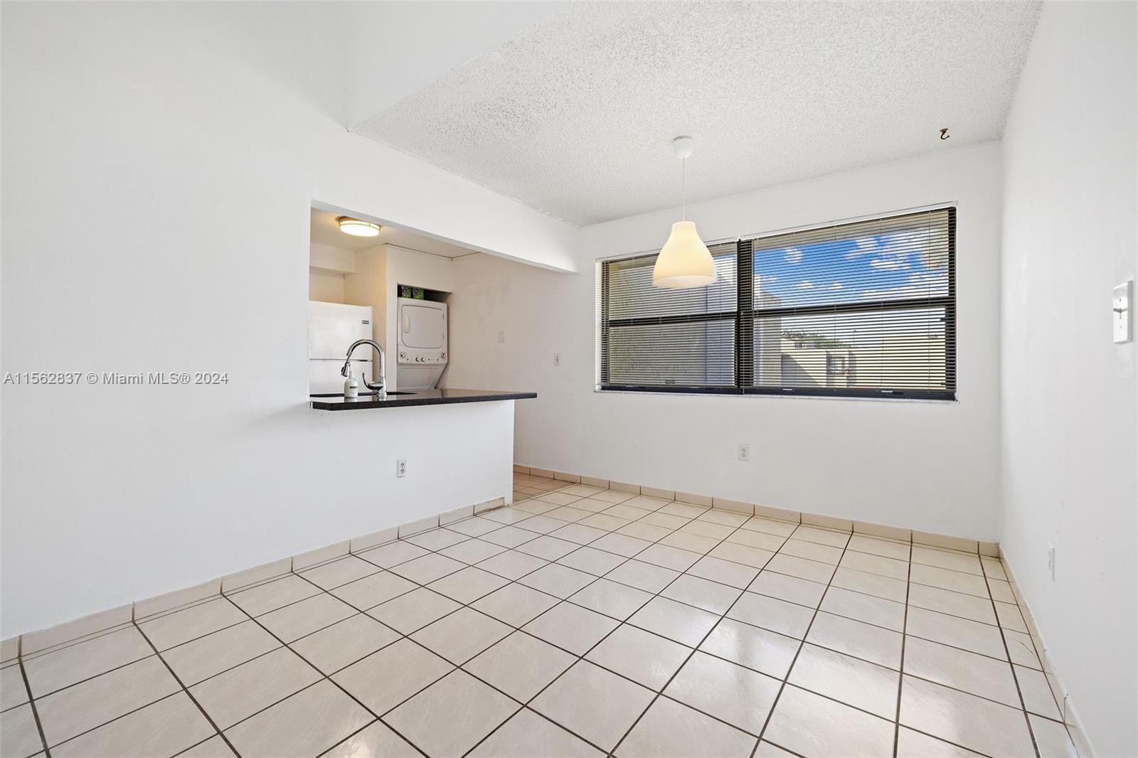 10050 NW 9th St Cir 203, Miami, Florida 33172, 3 Bedrooms Bedrooms, ,2 BathroomsBathrooms,Residentiallease,For Rent,10050 NW 9th St Cir 203,A11562837