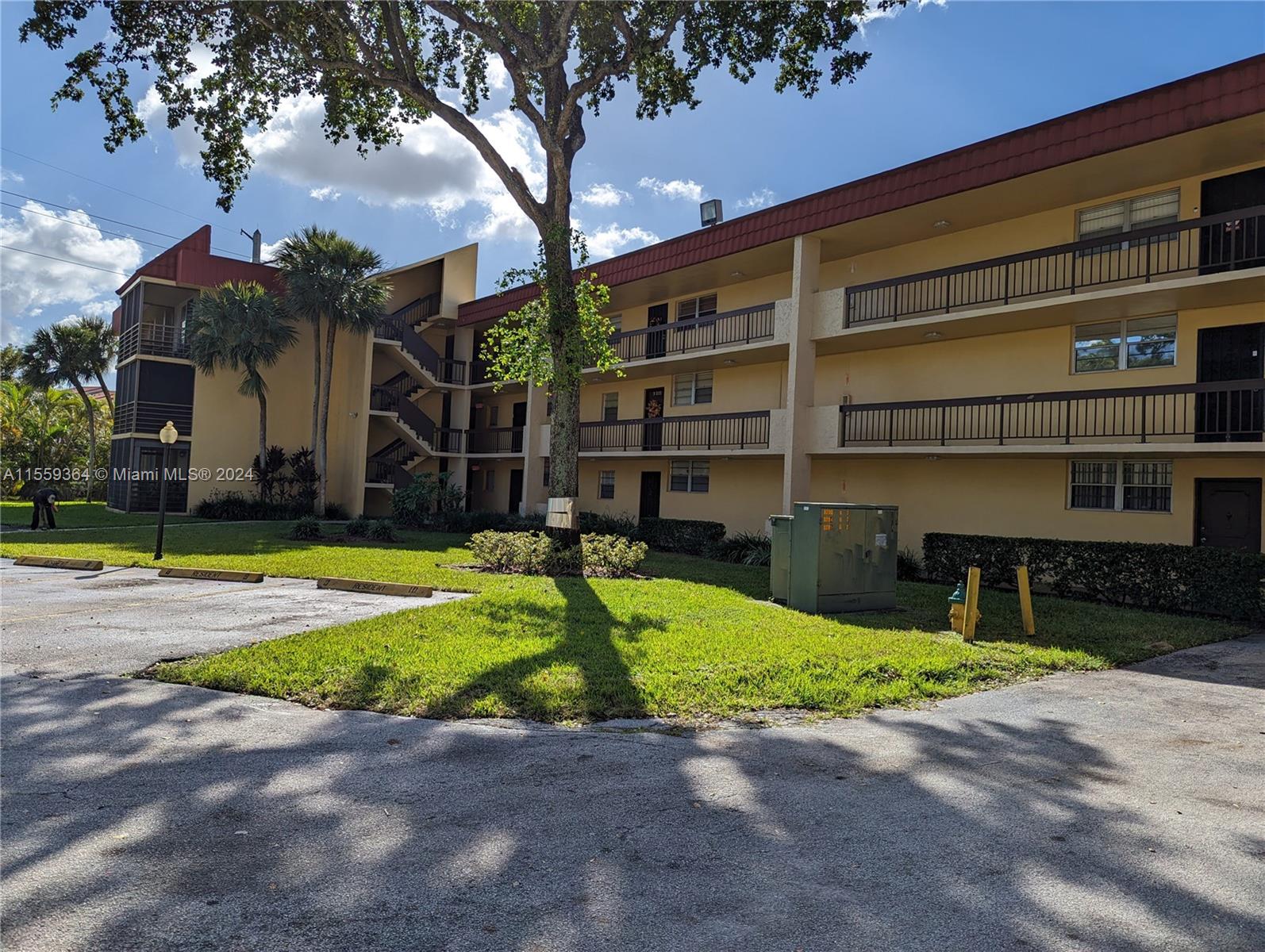 3490 Foxcroft Rd B310, Miramar, Florida 33025, 2 Bedrooms Bedrooms, ,2 BathroomsBathrooms,Residential,For Sale,3490 Foxcroft Rd B310,A11559364