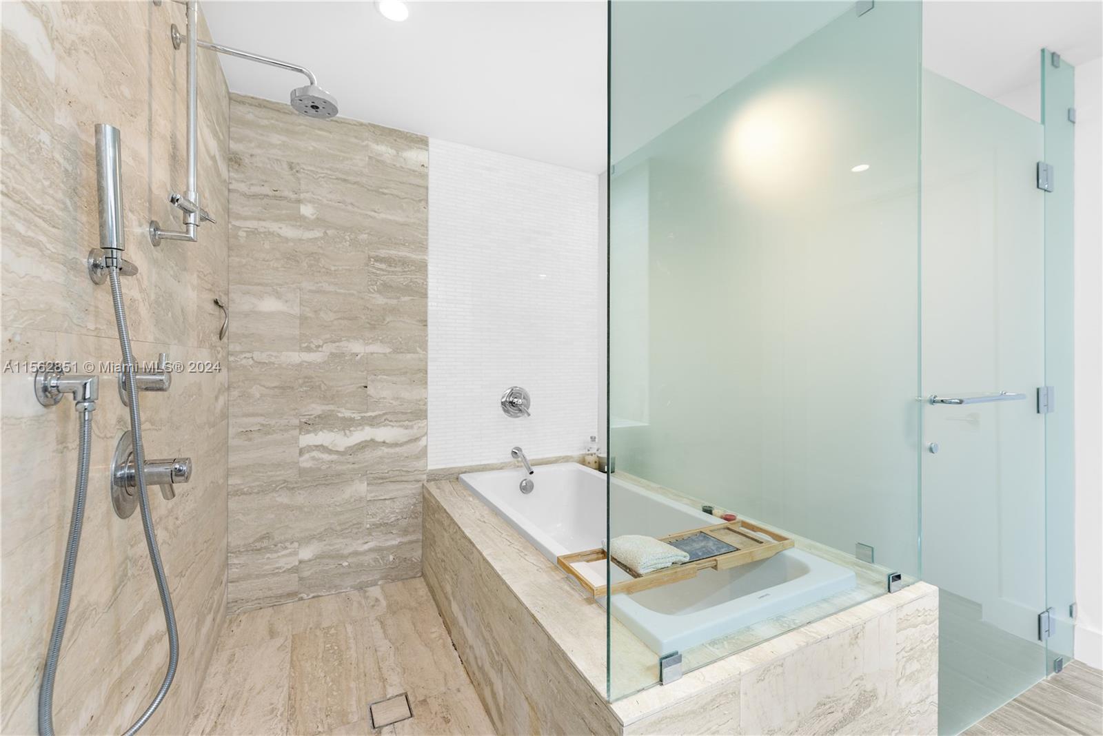 2900 NE 7th Ave 3604, Miami, Florida 33137, 2 Bedrooms Bedrooms, ,2 BathroomsBathrooms,Residentiallease,For Rent,2900 NE 7th Ave 3604,A11562851