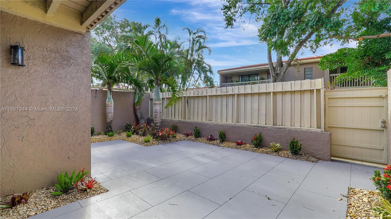 205 Dunwoody Ln 17-85, Hollywood, Florida 33021, 3 Bedrooms Bedrooms, ,2 BathroomsBathrooms,Residentiallease,For Rent,205 Dunwoody Ln 17-85,A11561344