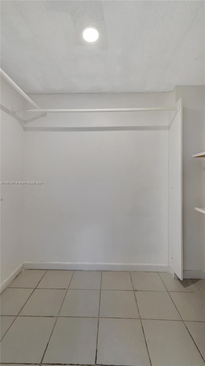 205 Dunwoody Ln 17-85, Hollywood, Florida 33021, 3 Bedrooms Bedrooms, ,2 BathroomsBathrooms,Residentiallease,For Rent,205 Dunwoody Ln 17-85,A11561344