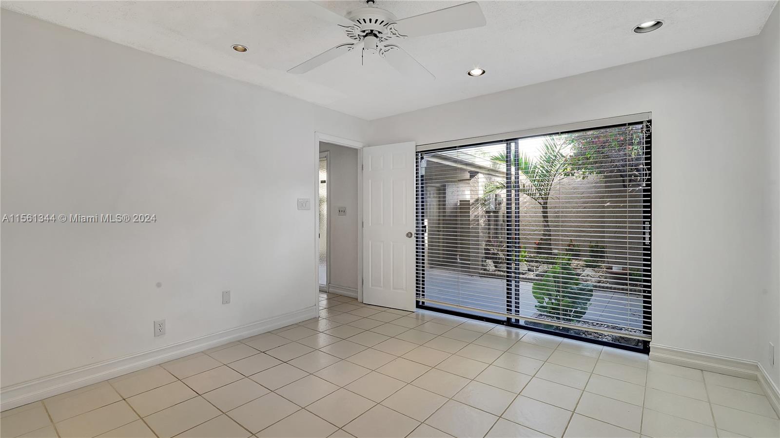 205 Dunwoody Ln 17-85, Hollywood, Florida 33021, 3 Bedrooms Bedrooms, ,2 BathroomsBathrooms,Residentiallease,For Rent,205 Dunwoody Ln 17-85,A11561344