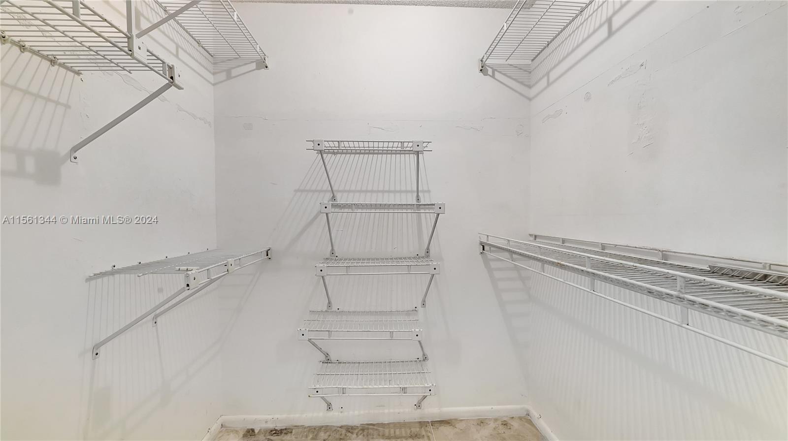 205 Dunwoody Ln 17-85, Hollywood, Florida 33021, 3 Bedrooms Bedrooms, ,2 BathroomsBathrooms,Residentiallease,For Rent,205 Dunwoody Ln 17-85,A11561344