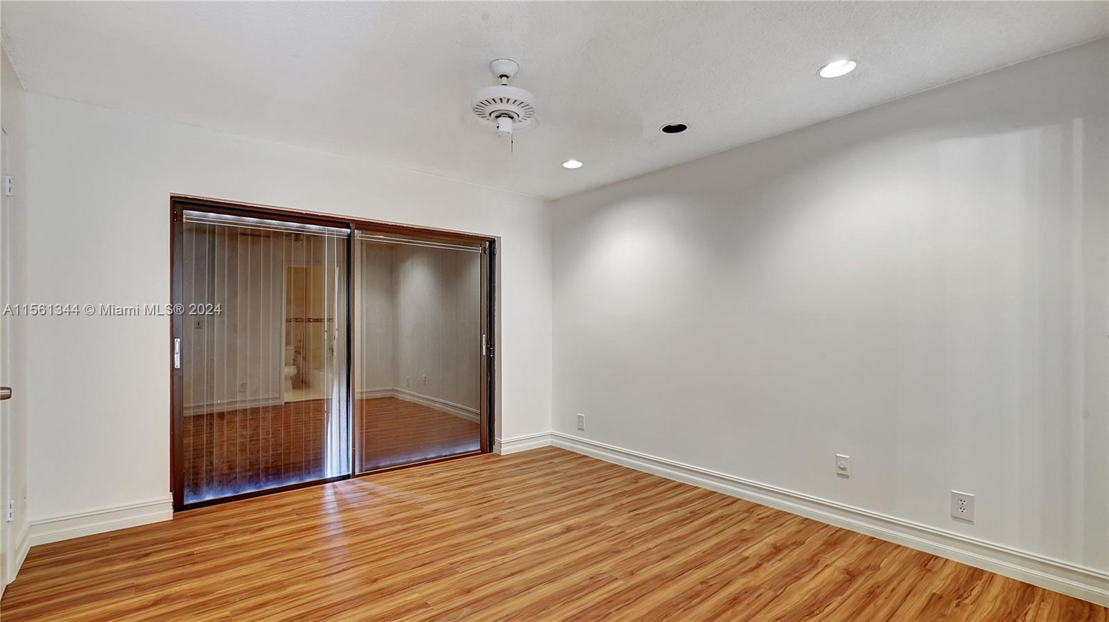 205 Dunwoody Ln 17-85, Hollywood, Florida 33021, 3 Bedrooms Bedrooms, ,2 BathroomsBathrooms,Residentiallease,For Rent,205 Dunwoody Ln 17-85,A11561344