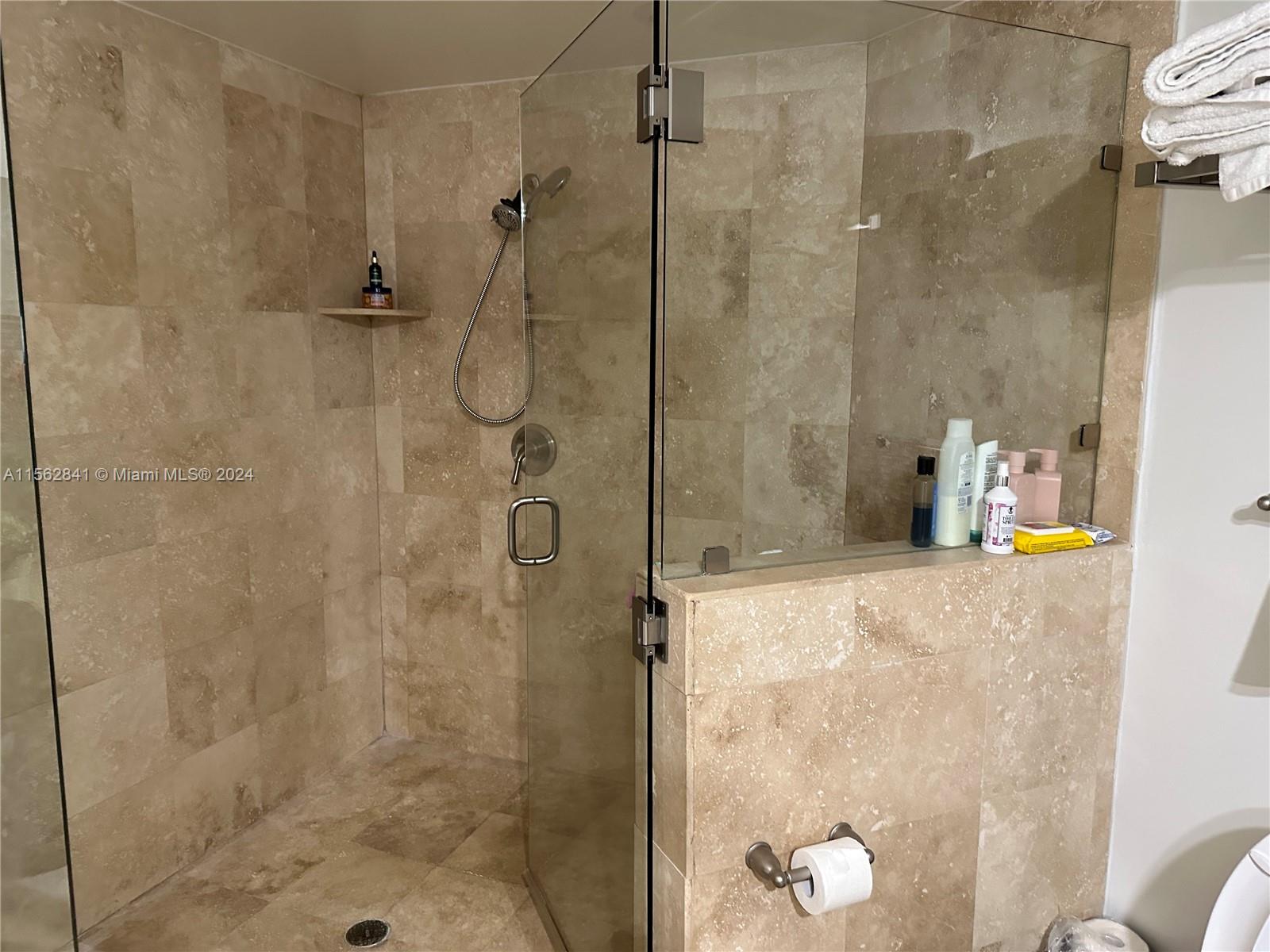 1755 E Hallandale Beach Blvd MEZ7E, Hallandale Beach, Florida 33009, 2 Bedrooms Bedrooms, ,2 BathroomsBathrooms,Residentiallease,For Rent,1755 E Hallandale Beach Blvd MEZ7E,A11562841