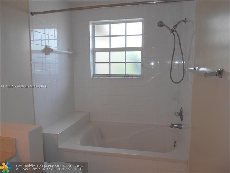4015 NW 92nd Ave 0, Sunrise, Florida 33351, 3 Bedrooms Bedrooms, ,2 BathroomsBathrooms,Residentiallease,For Rent,4015 NW 92nd Ave 0,A11559772