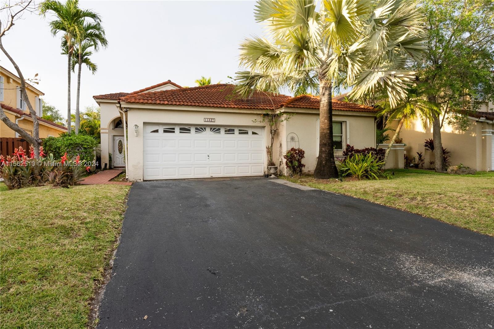 11827 SW 90th Ter  For Sale A11562510, FL
