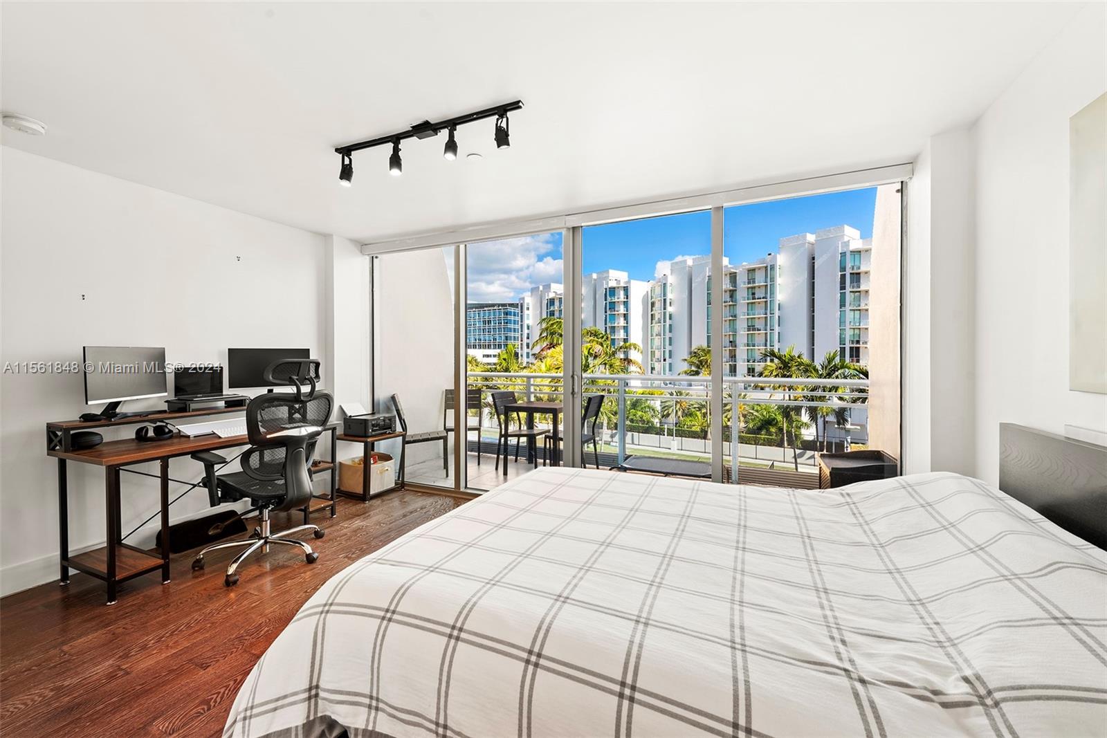 2950 NE 188th St 525, Aventura, Florida 33180, 3 Bedrooms Bedrooms, ,3 BathroomsBathrooms,Residential,For Sale,2950 NE 188th St 525,A11561848