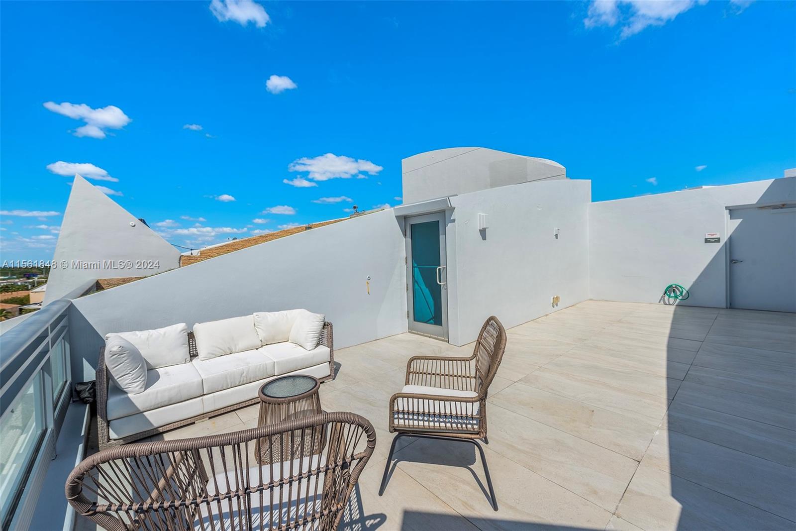 2950 NE 188th St 525, Aventura, Florida 33180, 3 Bedrooms Bedrooms, ,3 BathroomsBathrooms,Residential,For Sale,2950 NE 188th St 525,A11561848