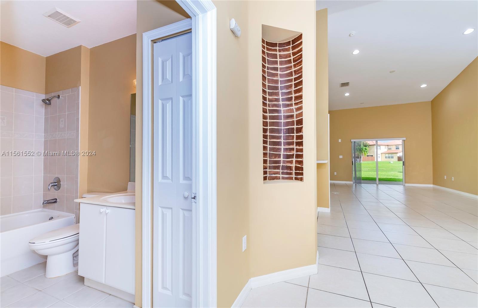 1207 NE 32nd Ter 1207, Homestead, Florida 33033, 2 Bedrooms Bedrooms, ,2 BathroomsBathrooms,Residential,For Sale,1207 NE 32nd Ter 1207,A11561552