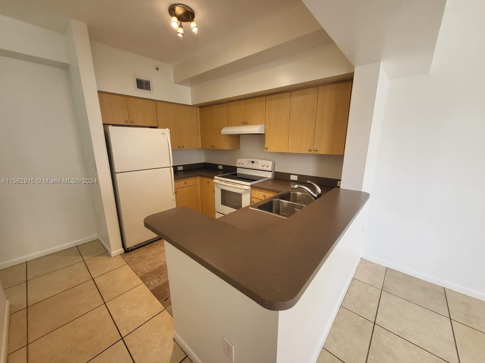 Aventura, Florida 33180, 1 Bedroom Bedrooms, ,1 BathroomBathrooms,Residentiallease,For Rent,A11562915