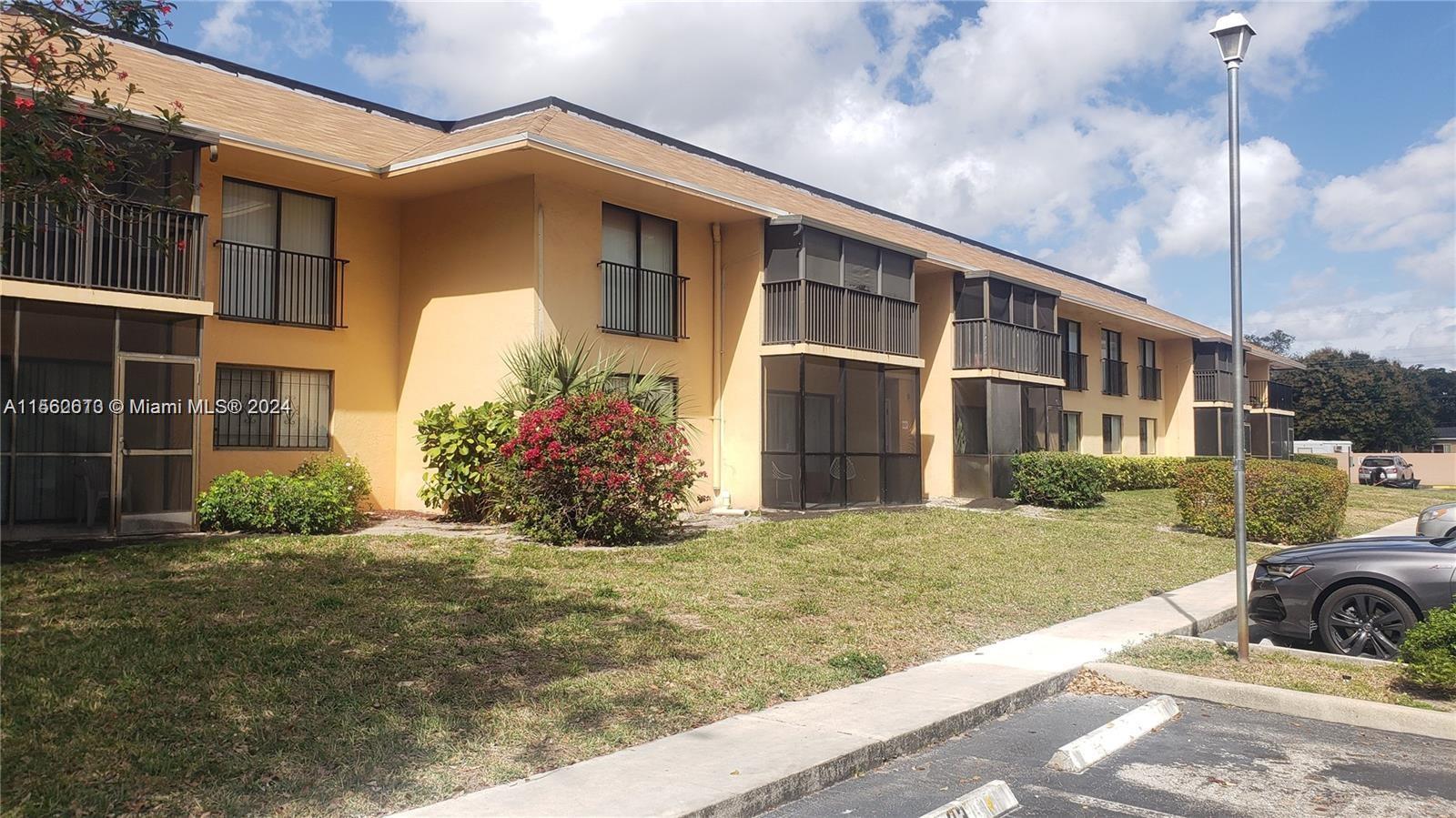 5821 Washington St 25, Hollywood, Florida 33023, 1 Bedroom Bedrooms, ,1 BathroomBathrooms,Residential,For Sale,5821 Washington St 25,A11562613