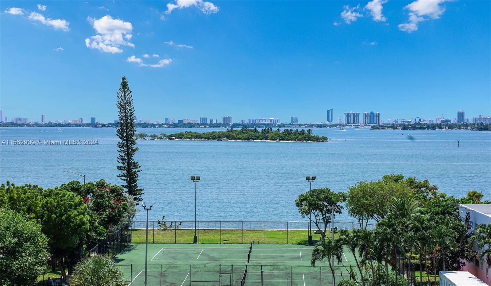 2150 N Bayshore Dr 0502, Miami, Florida 33137, 2 Bedrooms Bedrooms, ,2 BathroomsBathrooms,Residentiallease,For Rent,2150 N Bayshore Dr 0502,A11562939