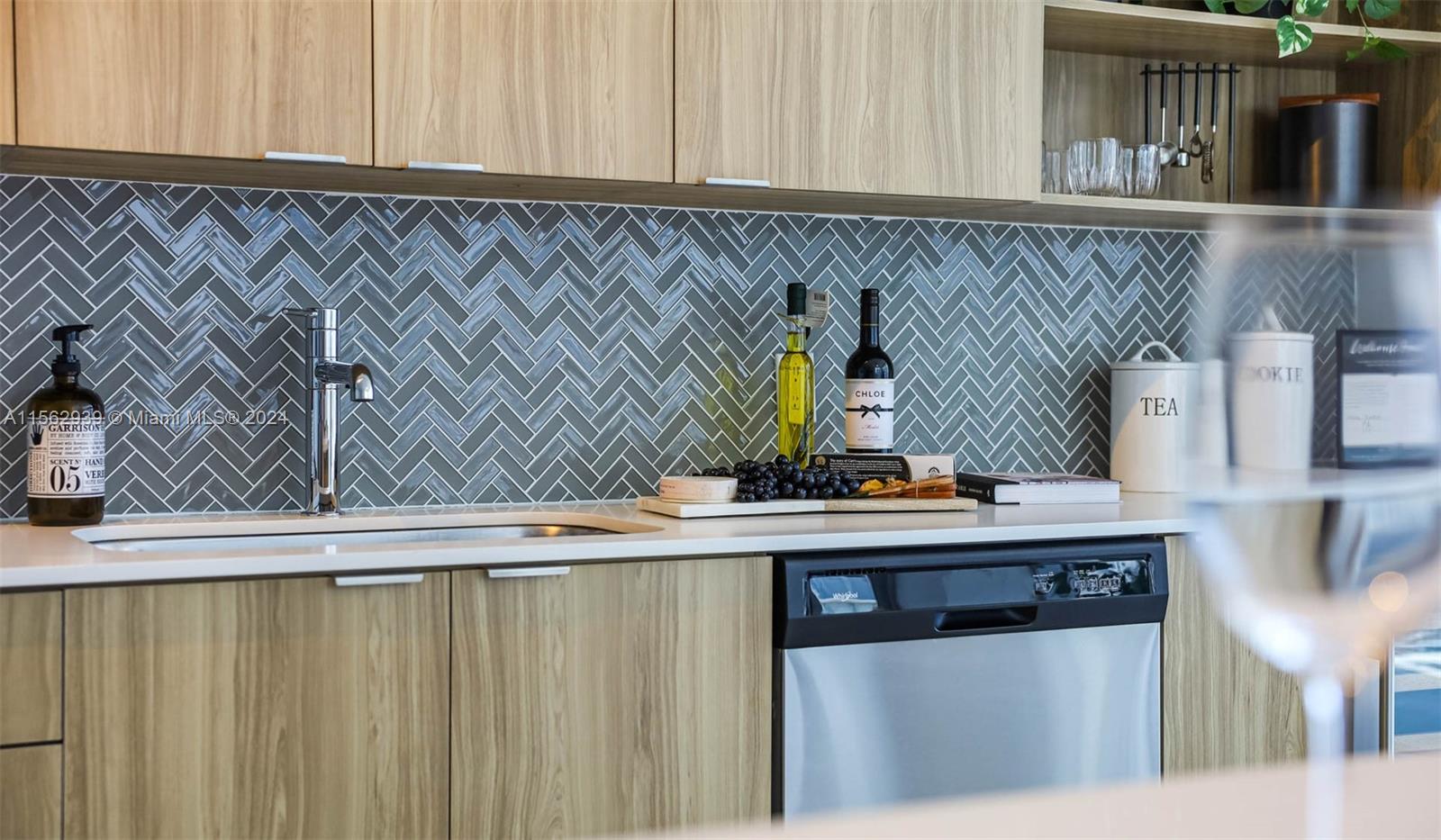 2150 N Bayshore Dr 0502, Miami, Florida 33137, 2 Bedrooms Bedrooms, ,2 BathroomsBathrooms,Residentiallease,For Rent,2150 N Bayshore Dr 0502,A11562939